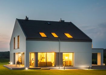 Modern house set in countrside using the Homee product