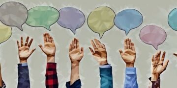 Employees and managers with raised hands and speech bubbles above them indicating they want to give feedback