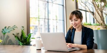 Working from home on accounting cashflo0w techniques