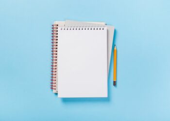 Blank notepad to write lessons to be learned pre starting a business